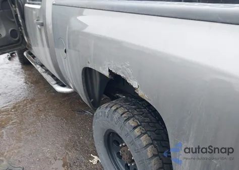 2008 Chevrolet Silverado 2500Hd Lt1 z USA, uszkodzony, nr VIN 1GCHK23608F100228